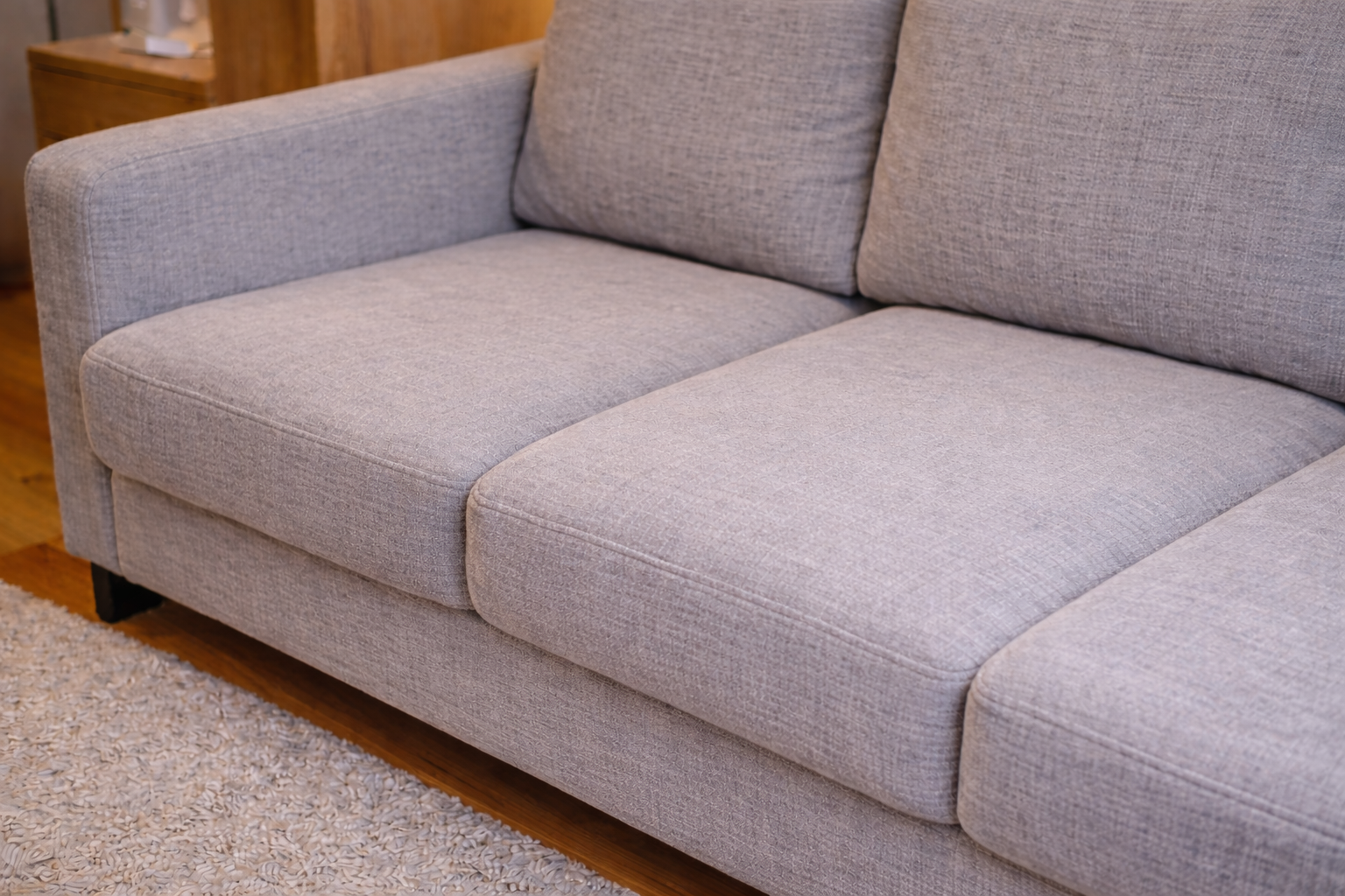 Canapé propre après nettoyage